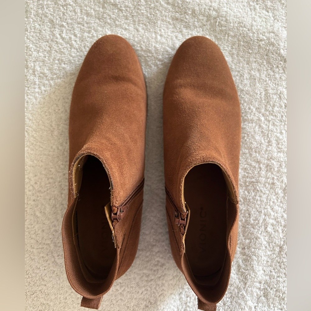 Women’s Vionic Chelsea Ankle Boots - Brionie - Size 9.5 - Mink